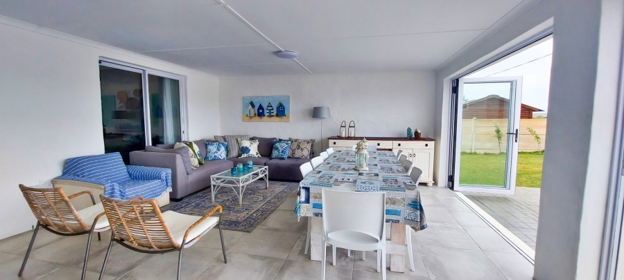 4 Bedroom Property for Sale in Struisbaai Western Cape